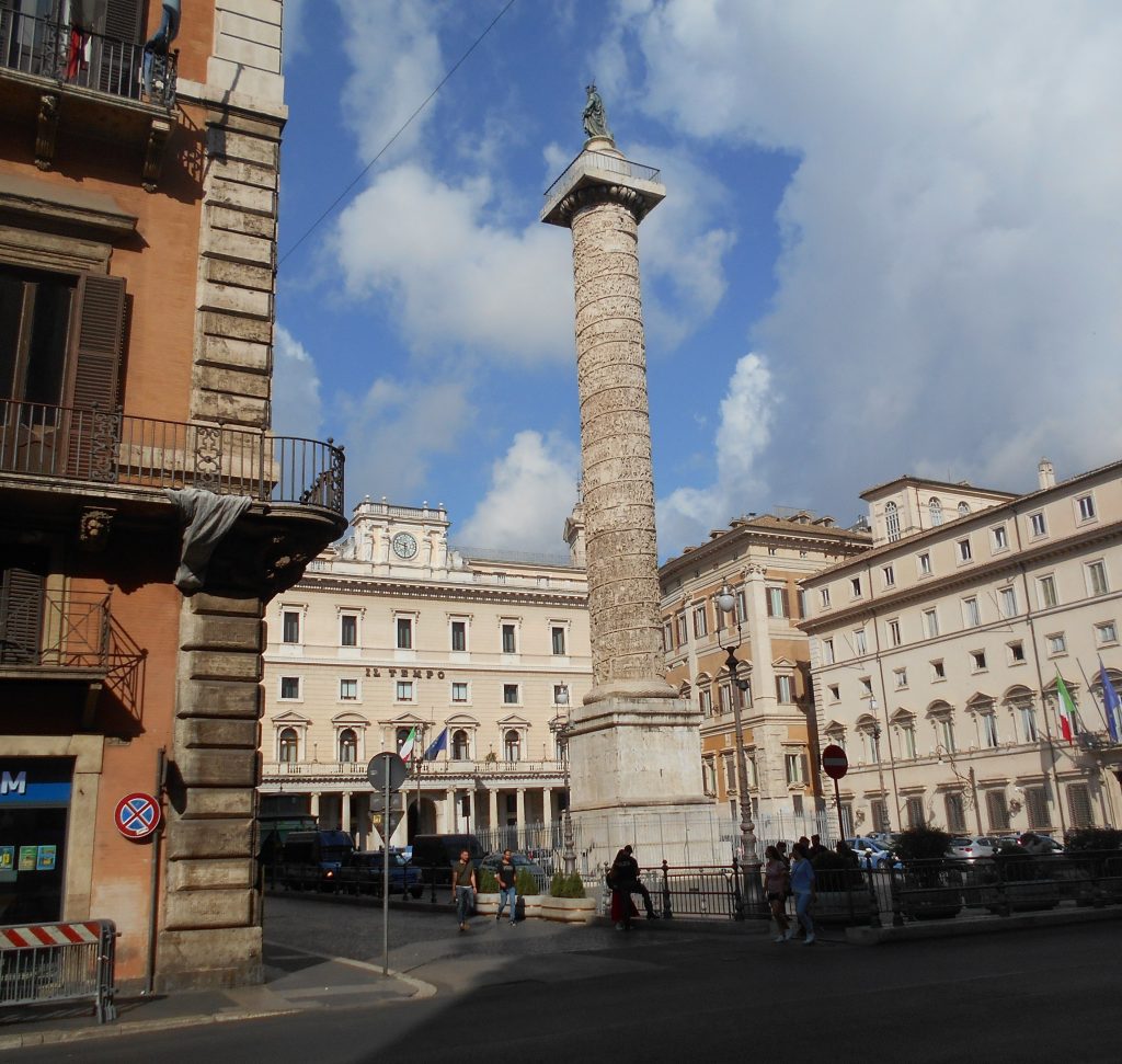 Colonna di Marco Aurelio Roma, Piazza Colonna e via del corso