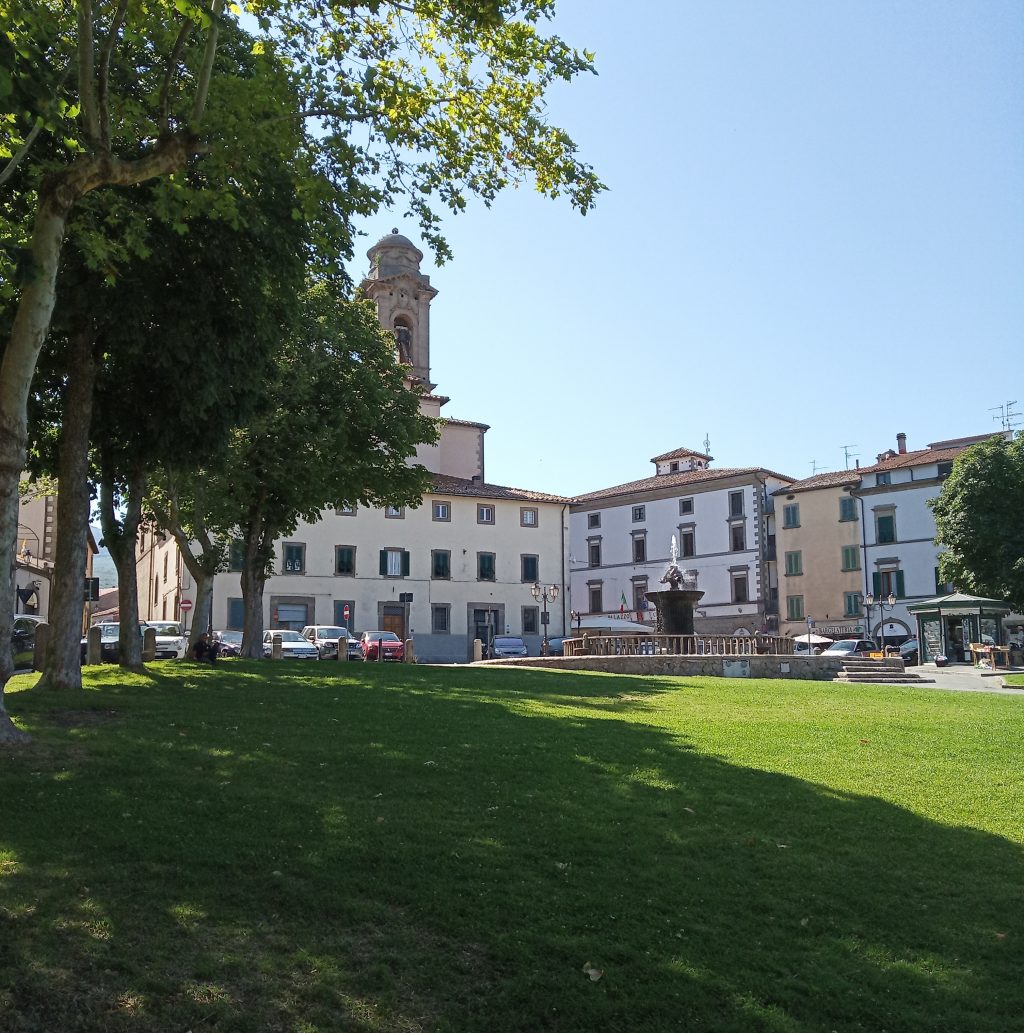 Castel del Piano, Piazza Garibaldi