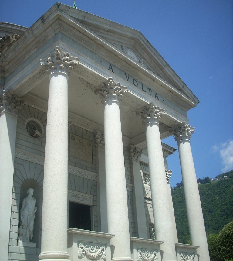 Tempio Voltiano, colonne, lago di Como