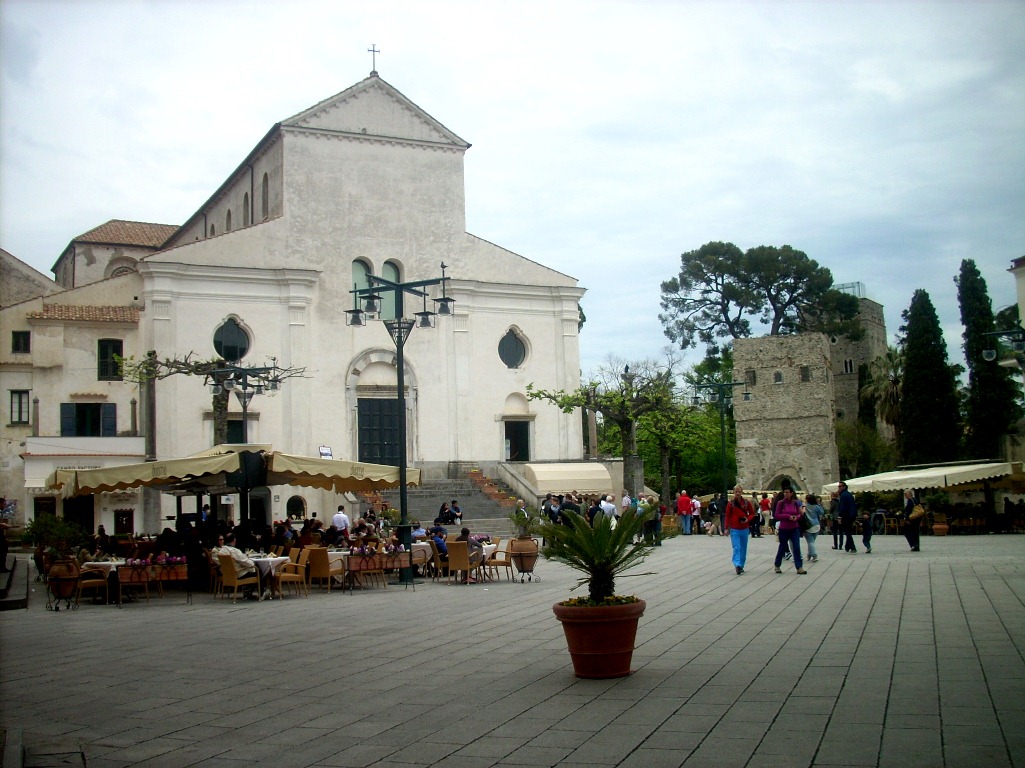 Ravello, Piazza del Vescovado