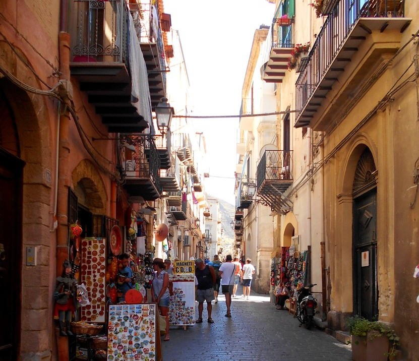 Corso Ruggero, via principale di Cefalù
