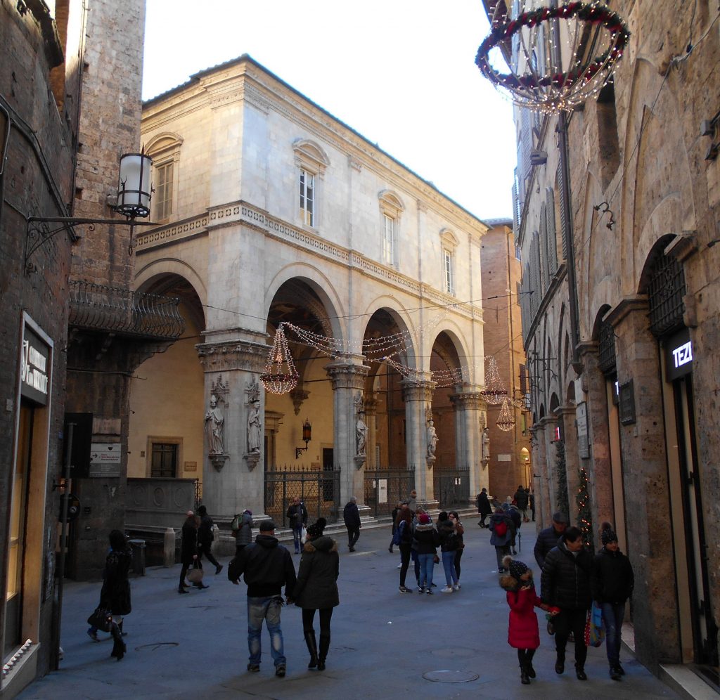 Croce del Travaglio, punto d'incontro delle principali vie del centro di Siena