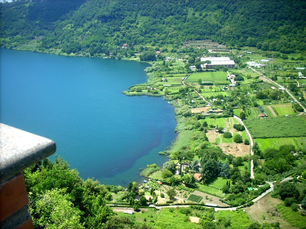 Il lago dal Sentiero di San Michele a Nemi
