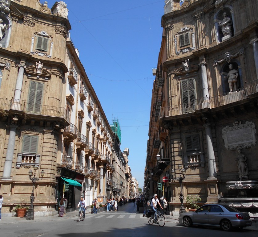 Piazza Villena e Corso Vittorio Emanuele