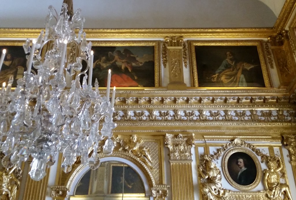 Le ricche decorazioni del Castello di Versailles