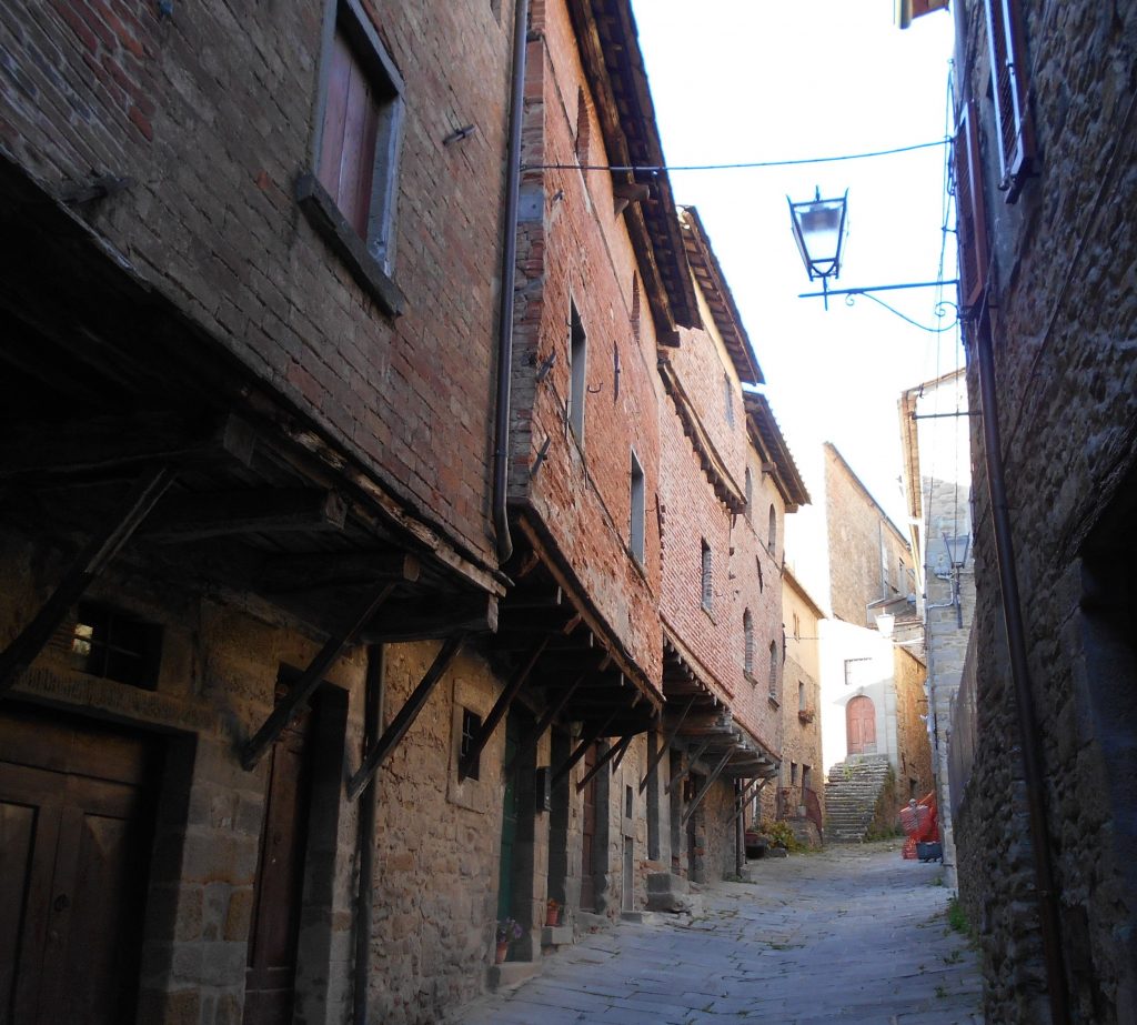 Via Iannelli, case medievali