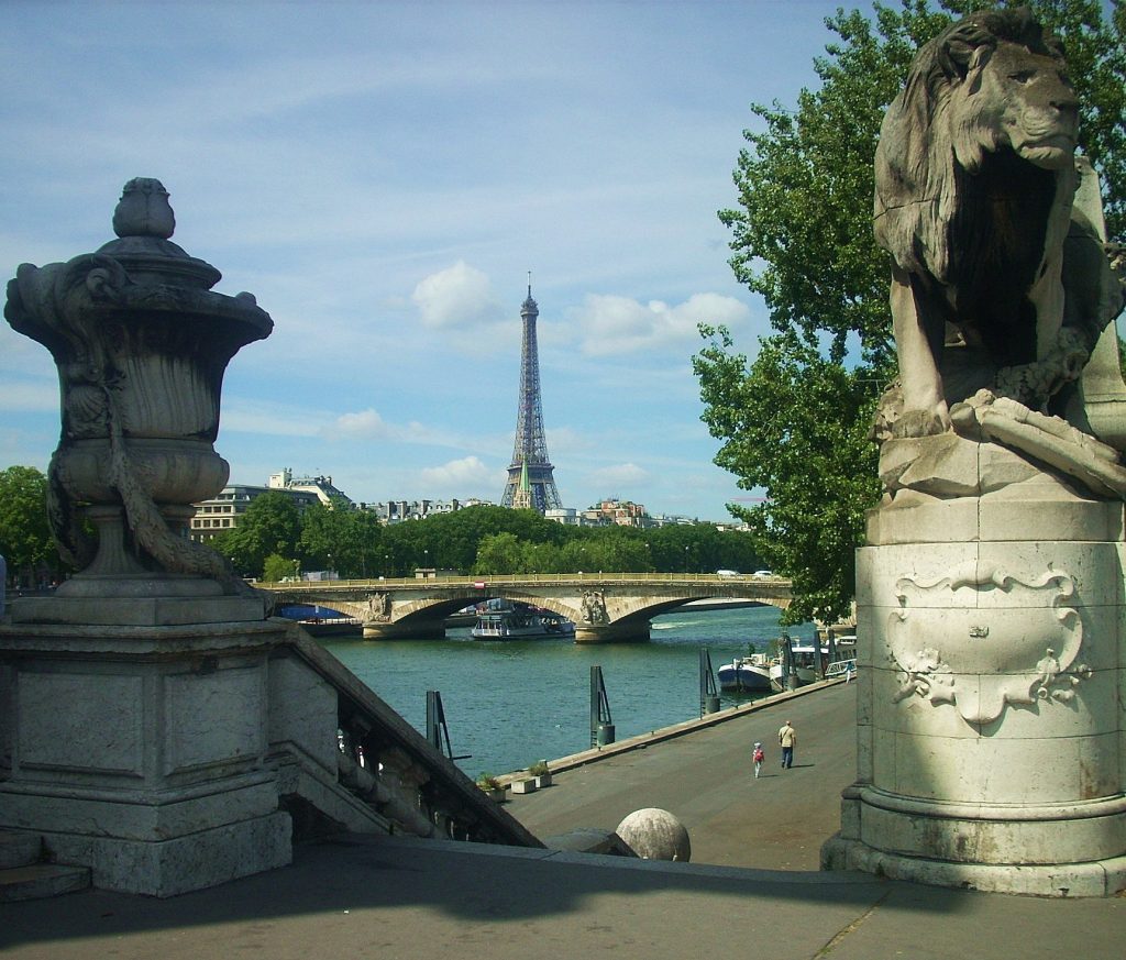 La Torre Eiffel e il fiume Senna