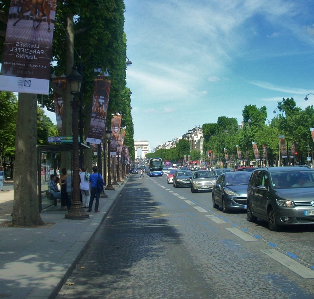  Avenues des Champs-Elysées