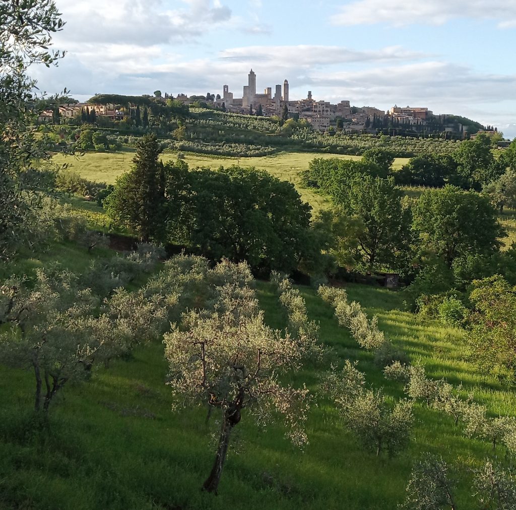 Campagna toscana e San Gimignano