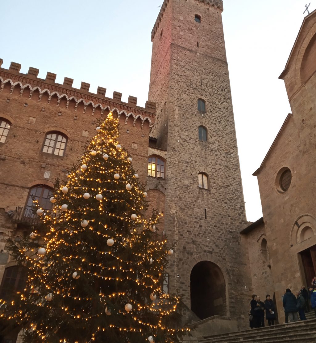 Natale in piazza del Duomo a San Gimignano