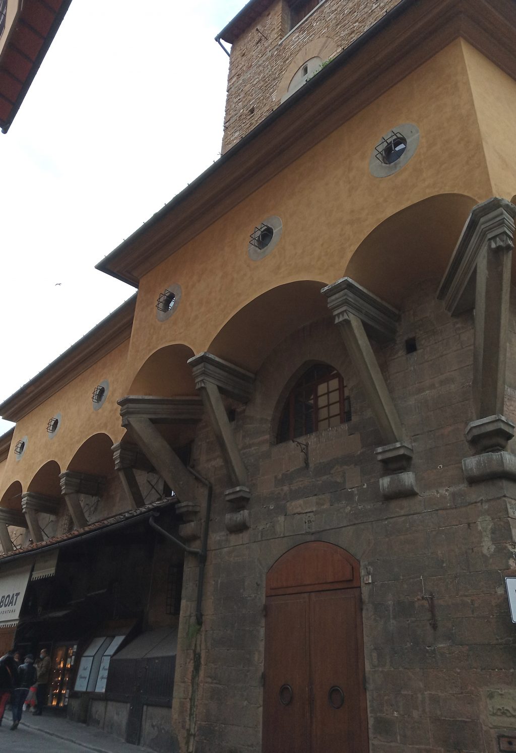 Ponte Vecchio, Corridoio Vasariano