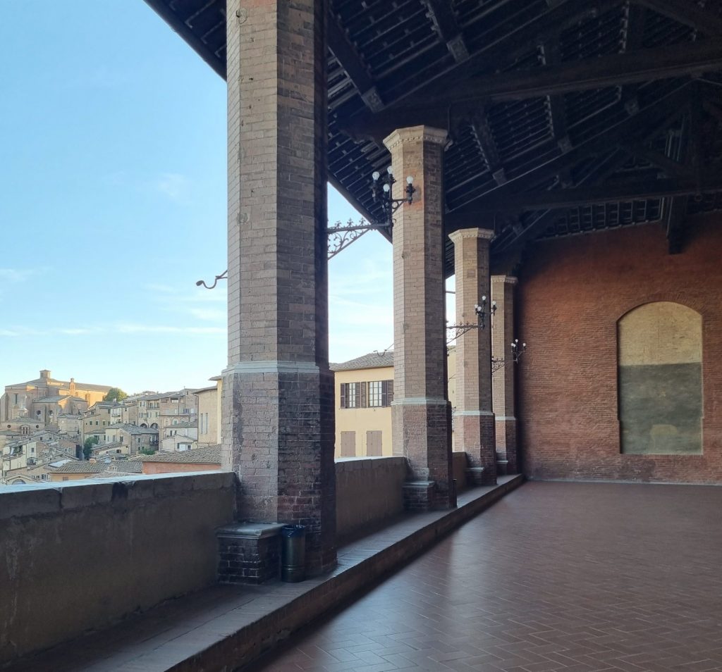 Loggia, Palazzo Pubblico