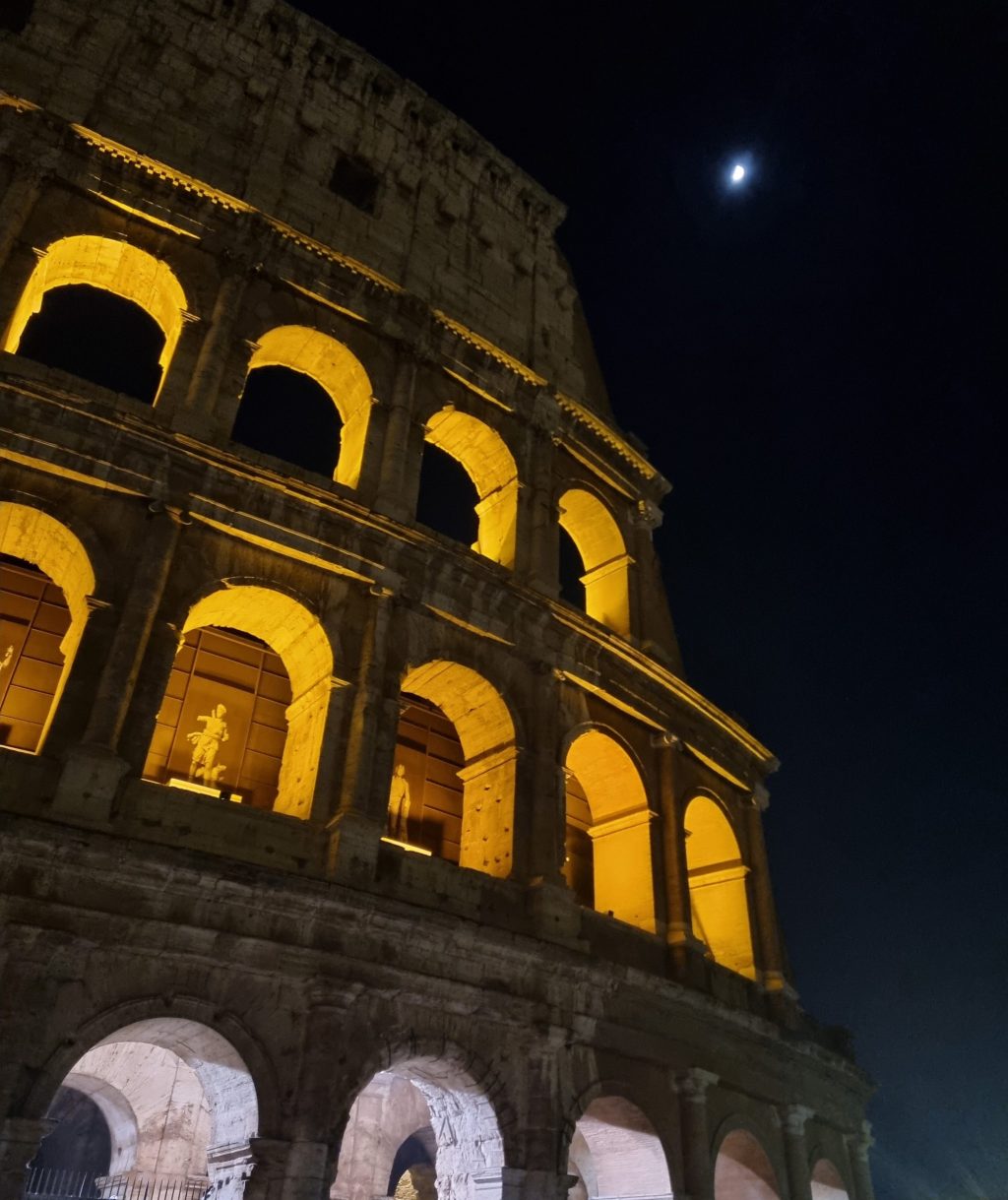 colosseo di notte