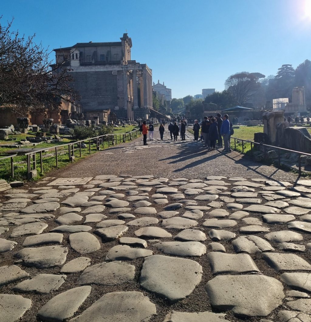 via sacra fori
