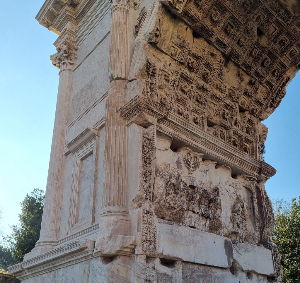 Arco di Tito particolare candelabro a sette braccia